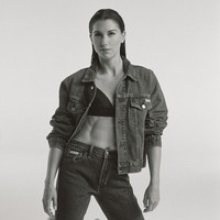 Pemotretan kampanye Calvin Klein untuk kampanye ‘Calvins or Nothing’ digarap oleh fotografer Brianna Capozzi yang ingin menonjolkan kekuatan dan keunikan masing-masing atlet.  Foto: Instagram/@calvinklein