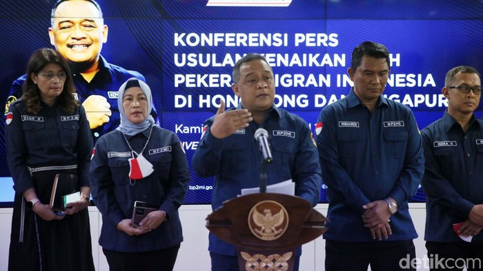 BP2MI Dorong Kenaikan Upah Buruh Migran di Hongkong dan Singapura Badan Pelindungan Pekerja Migran Indonesia (BP2MI) mengusulkan kenaikan upah Pekerja Migran Indonesia (PMI) sektor domestik di Hongkong dan Singapura.