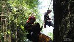 Coba Deh Canyoning di Curug Ngumpet, Seru Pakai Banget!