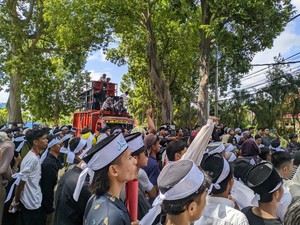 Ratusan Warga Lombok Laporkan Panji Gumilang ke Polda NTB