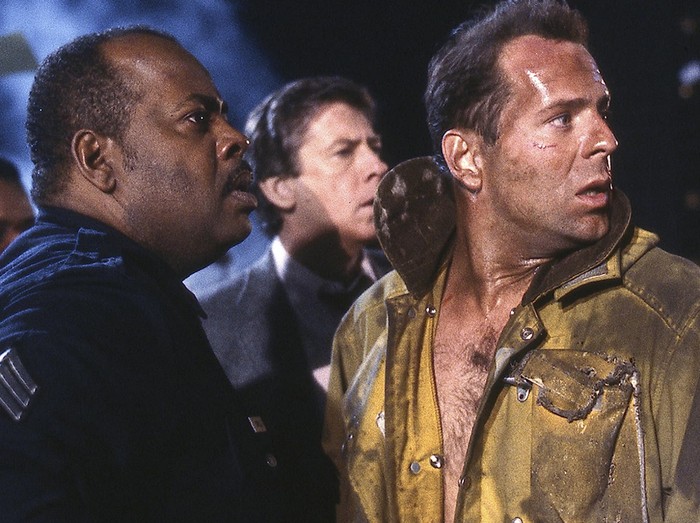 Die Hard Cuplikan adegan Bruce Willis di Die Hard (1988).