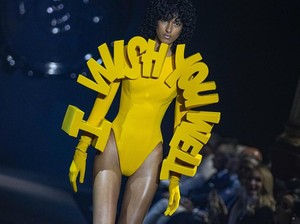 Baju Renang Couture di Tangan Viktor & Rolf, Calon Jadi Meme Kocak