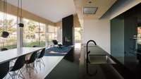 Dapur yang terintegrasi dengan ruang makan dan ruang keluarga/Foto: Inspirasi dapur (arch daily)