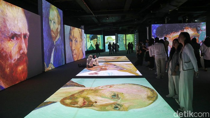 Jangan Lupa Lihat Karya Van Gogh di Jakarta Pameran multisensori karya seni Vincent Van Gogh digelar Mal Taman Anggrek Jakarta. Sebelumnya, pameran Van Gogh Alive telah diadakan di 80 kota di banyak negara.