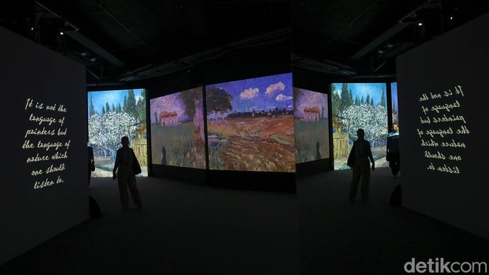 Pameran multisensori karya seni Vincent Van Gogh digelar Mal Taman Anggrek Jakarta. Sebelumnya, pameran Van Gogh Alive telah diadakan di 80 kota di banyak negara.