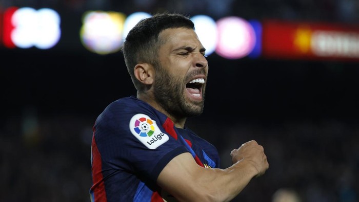 Barcelonas Jordi Alba reacts after a missed scoring opportunity during a Spanish La Liga soccer match between Barcelona and Girona at the Camp Nou stadium in Barcelona, Spain, Monday, April 10, 2023. (AP Photo/Joan Monfort)