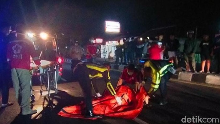 Kecelakaan motor dan truk tangki di jalan Jogja-Solo.