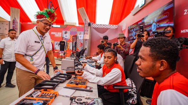 Kunker Sandiaga ke Papua