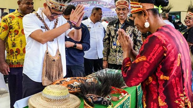 Sandiaga di Papua