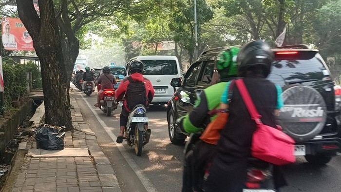 Macet di Ciputat arah Jakarta