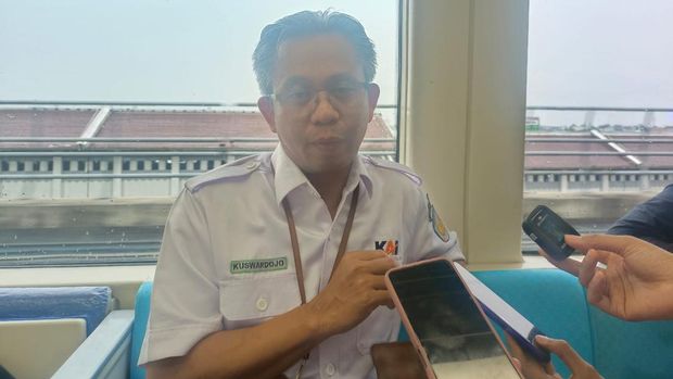 Manager PR PT LRT Jabodebek, Kuswardojo. (CNBC Indonesia/Martyasari Rizky)