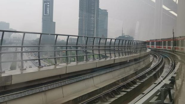 Menjajal LRT Jabodebek
