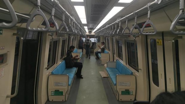Menjajal LRT Jabodebek