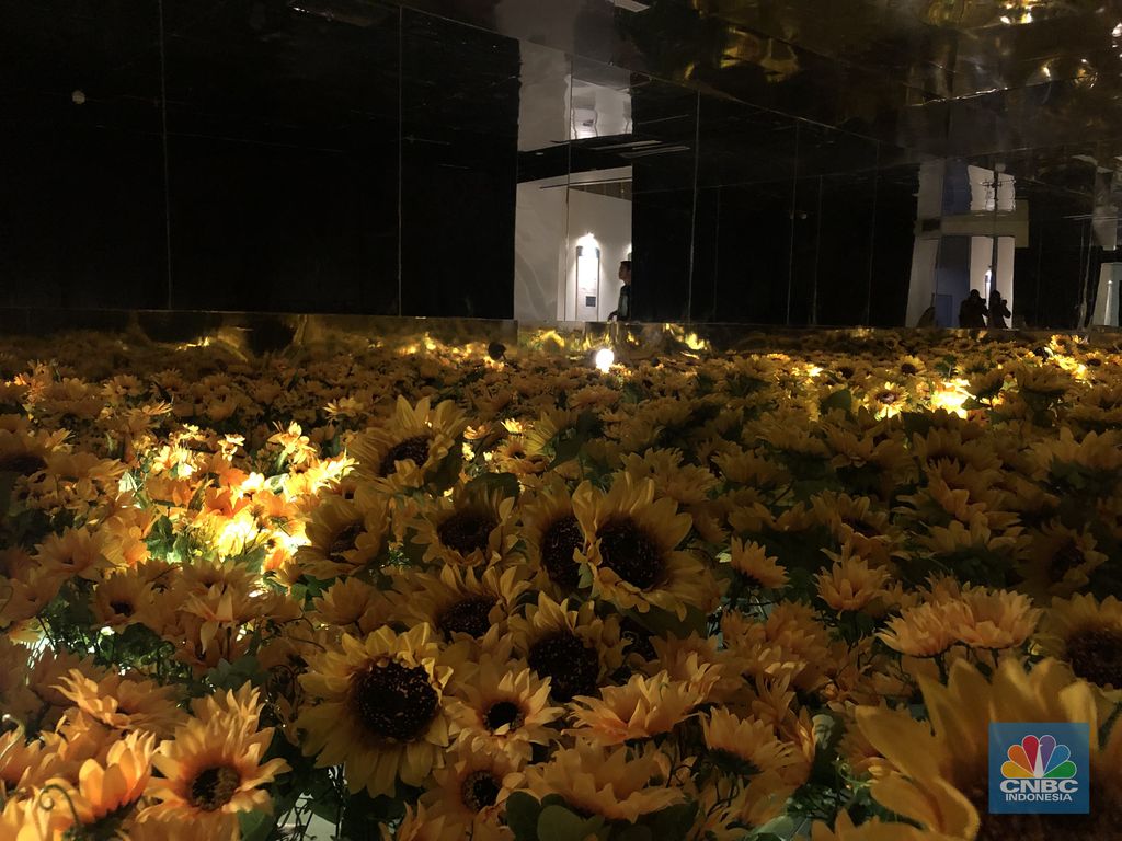 Pameran lukisan Van Gogh di Jakarta. (CNBC Indonesia/Rindi Salsabilla Putri)