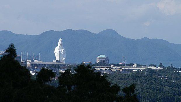 Patung sendai daikannon