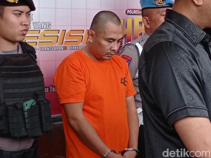 Polisi menjelaskan kasus pencurian yang dilakukan menantu di rumah mertua.