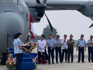 Prabowo Serah Terima Pesawat C-130J Super Hercules ke TNI