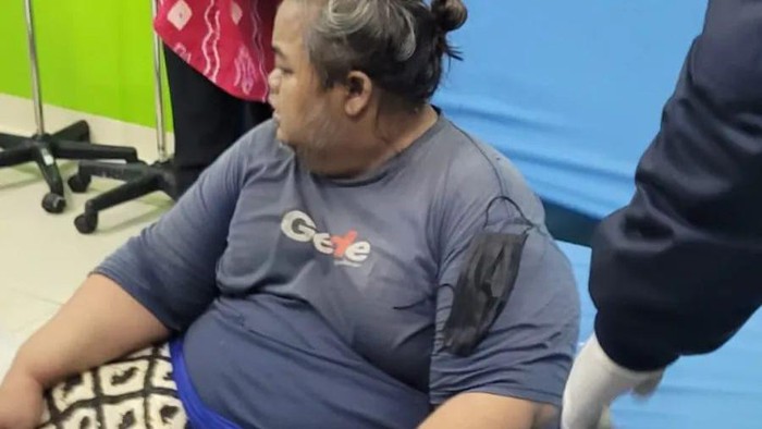 Pria Obesitas 200 Kg di Tangerang Dirujuk ke RSCM