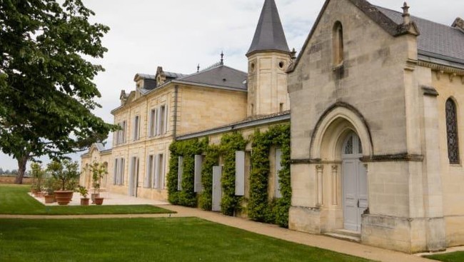 Daftar Properti Mewah Bernard Arnault yang Konon Camer Lisa BLACKPINK