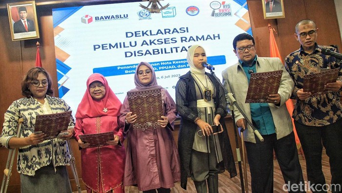 Putri Ariani ikut Deklarasi Pemilu Akses Ramah Disabilitas di Jakarta. Deklarasi ini digagas oleh Bawaslu RI bersama KND, PPUAD dan PPDI.