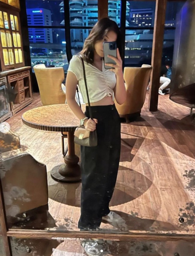 Kini Raihana Zemma Gunawan sudah beranjak remaja yang semakin terlihat ayu dan stylish. Foto: Instagram @officialputeriremajajakarta, @raihana_zemma