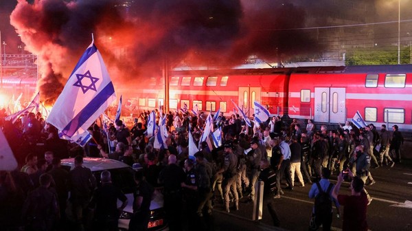 Ribuan Warga Israel Blokir Jalan Setelah Kepala Polisi Tel Aviv Mundur