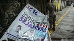 Satpol PP Tertibkan Atribut Partai di Depok