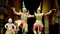 Pertunjukan seni yang menampilkan sejumlah tarian tradisional Thailand dan tari kreasi oleh puluhan seniman dari Chandrakasem Rajabhat University Thailand itu diselenggarakan untuk memeriahkan perayaan kebudayaan dunia di Bali sebagai salah satu rangkaian Pesta Kesenian Bali ke-45, Rabu (05/07/2023).