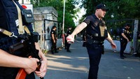 Kini gedung pengadilan Shevchenkivskyi Kiev ditutup sementara.