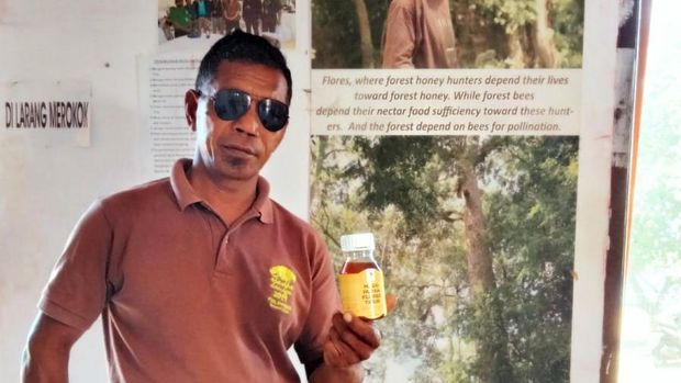 Top! Pria Ini Bisnis Madu Hutan Flores Laku hingga AS