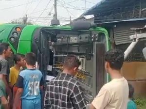 Ini Penyebab Bus Trans Metro Deli Terbalik di Medan hingga Rusak Parah