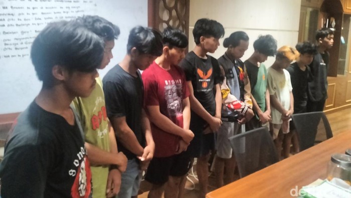 10 pelaku pembusuran remaja di Makassar, Sulawesi Selatan (Sulsel) ditangkap polisi.