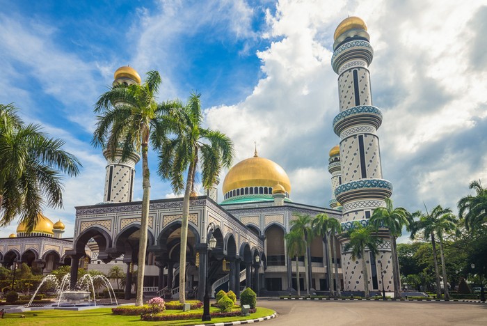 Masjid terbesar di Asia Tenggara