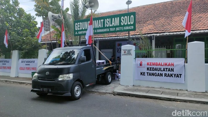 Situasi rencana adanya aksi People Power yang digelar di depan Gedung umat Islam Solo, Jumat (7/7/2023).