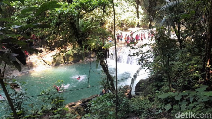 Aktivitas di objek wisata alam Citumang Pangandaran/Aldi Nur Fadillah