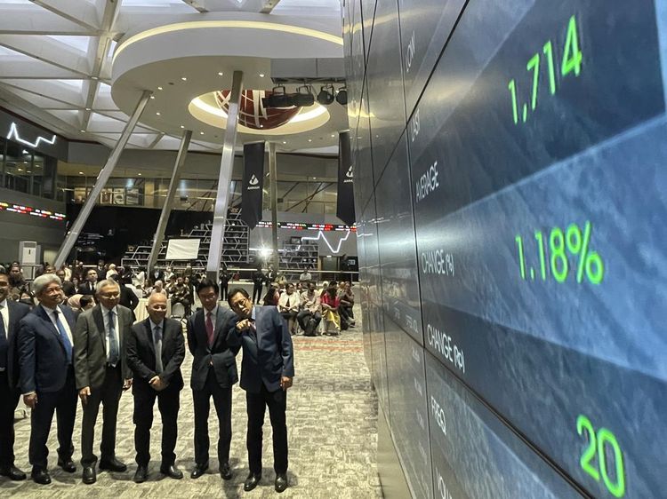 Amman Mineral Resmi Melantai di BEI