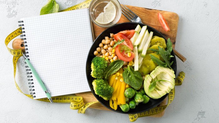 Vegan dan vegetarian sama-sama berkaitan dengan pola hidup seseorang. Namun, keduanya memiliki arti yang berbeda. Lalu, apa perbedaan vegan dan vegetarian?