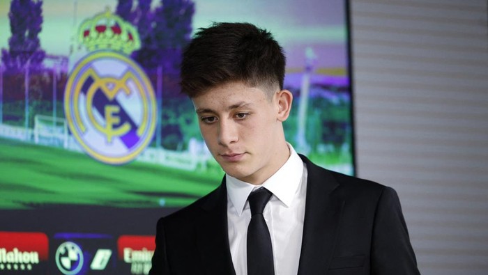 Soccer Football - Real Madrid unveil Arda Guler - Ciudad Real Madrid, Valdebebas, Madrid, Spain - July 7, 2023 Real Madrids new signing Arda Guler during his unveiling REUTERS/Juan Medina