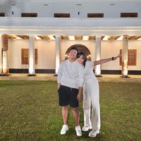 Penyanyi koplo Denny Caknan akan menikahi Bella Bonita di Sun Hotel, Kota Madiun, Jumat. Denny pun telah menyiapkan mahar pernikahan berupa perhiasan seberat 12 gram dan uang 12 ribu Riyal atau senilai Rp 48 jutaan. Foto: Instagram/@bellabonita_r.a @denny_caknan