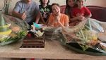 Happy Asmara Doyan Kulineran dan Punya Usaha Camilan Basreng