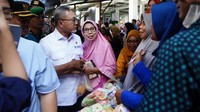 Pada kesempatan itu, Zulhas juga memuji kondisi Pasar Seketeng. Menurutnya, pasar yang berada di Jalan Yos Sudarso, Kelurahan Seketeng, Kecamatan Sumbawa, Kabupaten Sumbawa, NTB, itu sudah bagus.
