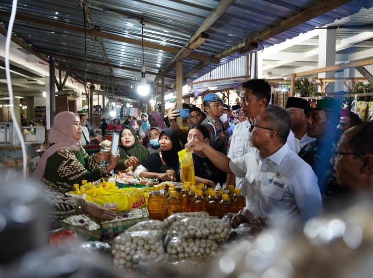 Harga Bapok di Pasar Seketeng Sumbawa Stabil