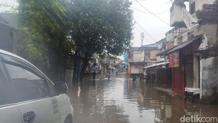 Jalan Kemang Utara IX kebanjiran (Kurniawan Fadil/detikcom)