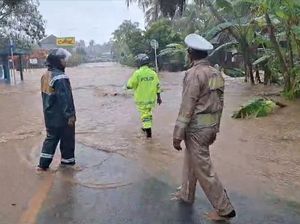 Sungai Pangyangan Meluap, Jalur Gilimanuk-Denpasar Lumpuh
