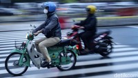 Dalam analisisnya, puncak kemacetan pada pagi yaitu jam 7. Hal itu karena para pekerja berusaha sampai sebelum jam 8 di tempat kerja. Nantinya ketika ada pembagian dua shift, maka jam puncaknya itu akan terdistribusi normal.  