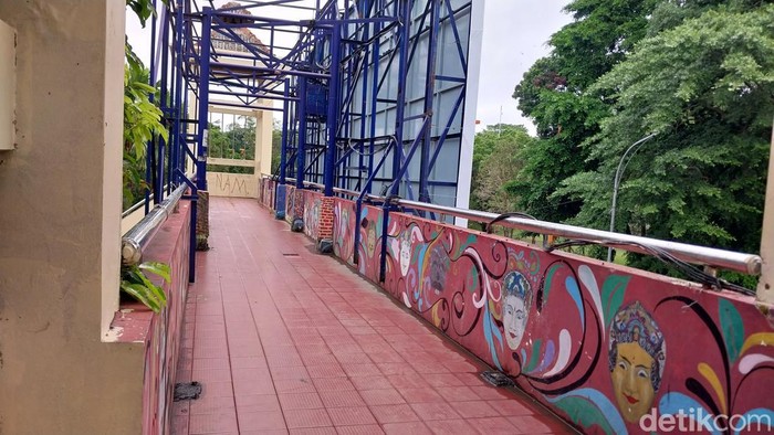 JPO di Merdeka Alun-alun Merdeka