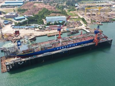 Penampakan Kapal Raksasa Pertamina yang Kembali ke Lautan