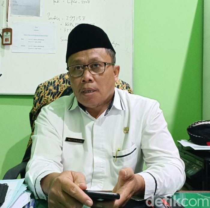 Kasi Penyelenggaraan Haji dan Umrah (PHU) Kemenag Pacitan, Mutongin