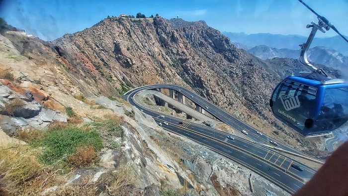 Kereta gantung di kota Taif, Arab Saudi