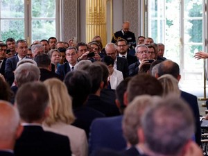 Kerusuhan Mereda, Macron Sarankan Denda-Pertimbangkan Tutup Akses Medsos